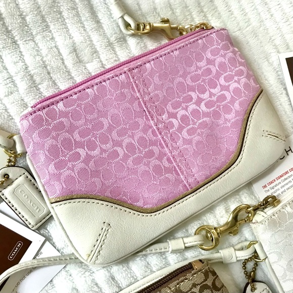 Coach Handbags - Coach NWT Vintage Womens Signature Pink Wristlet/Wallet